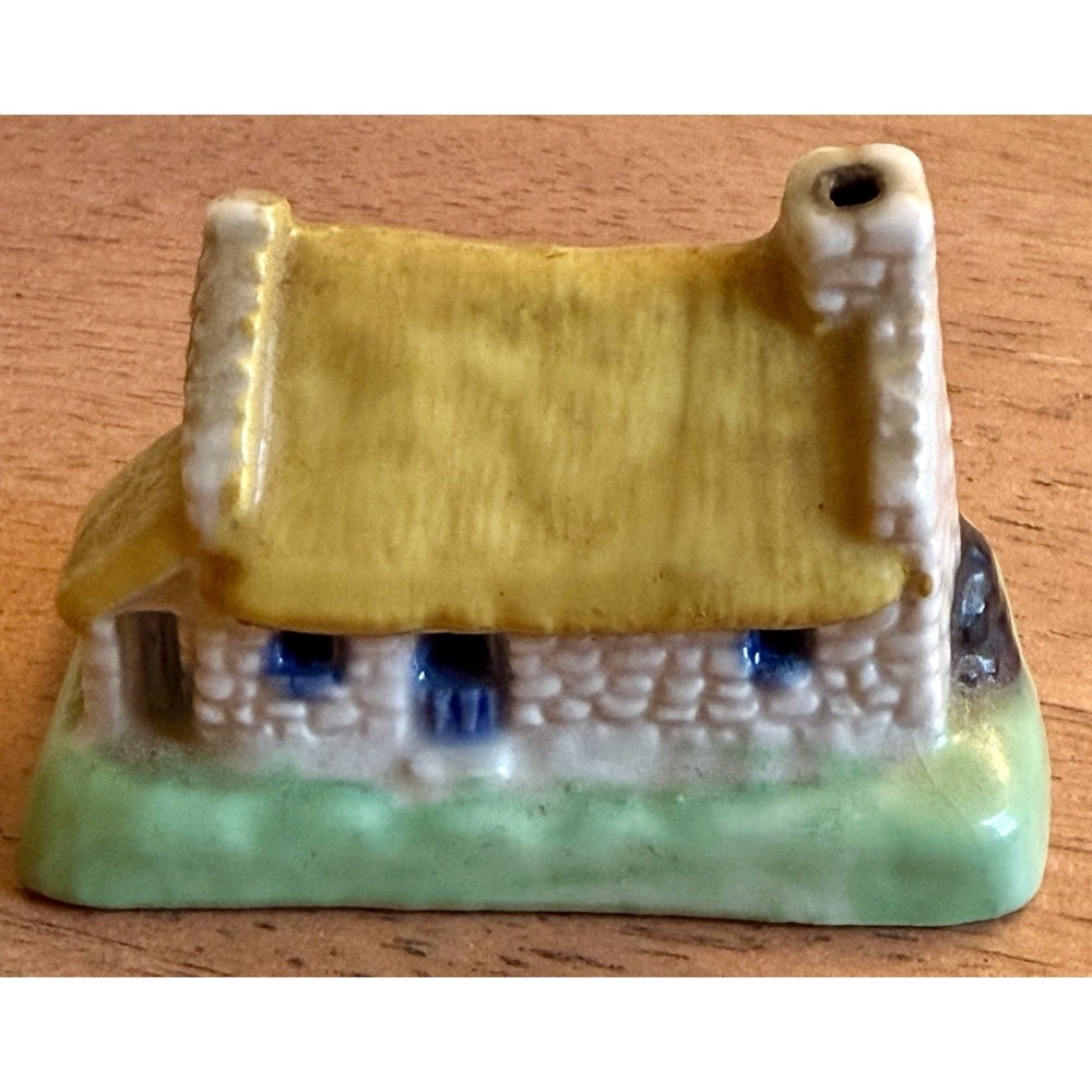 Vtg Wade Shamrock Pottery Ireland Cottage Irish Yellow Thatched Roof House 3"